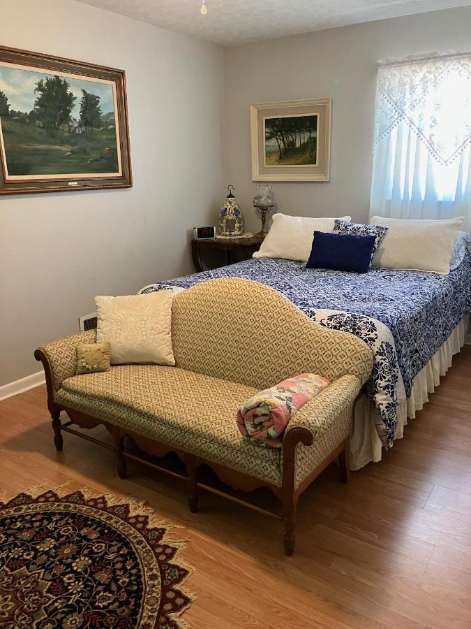 The Ashe Farm Bed & Breakfast Marshall Luaran gambar