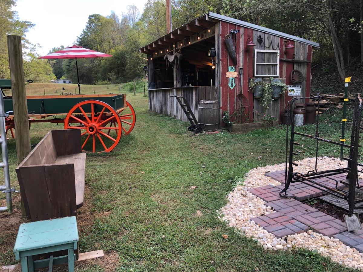The Ashe Farm Bed & Breakfast Marshall Luaran gambar